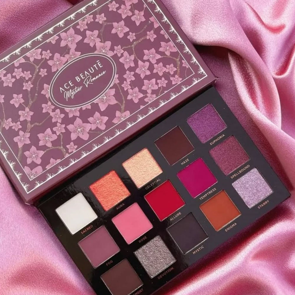 NWT Ace Beauty Mystic Romance eyeshadow palette